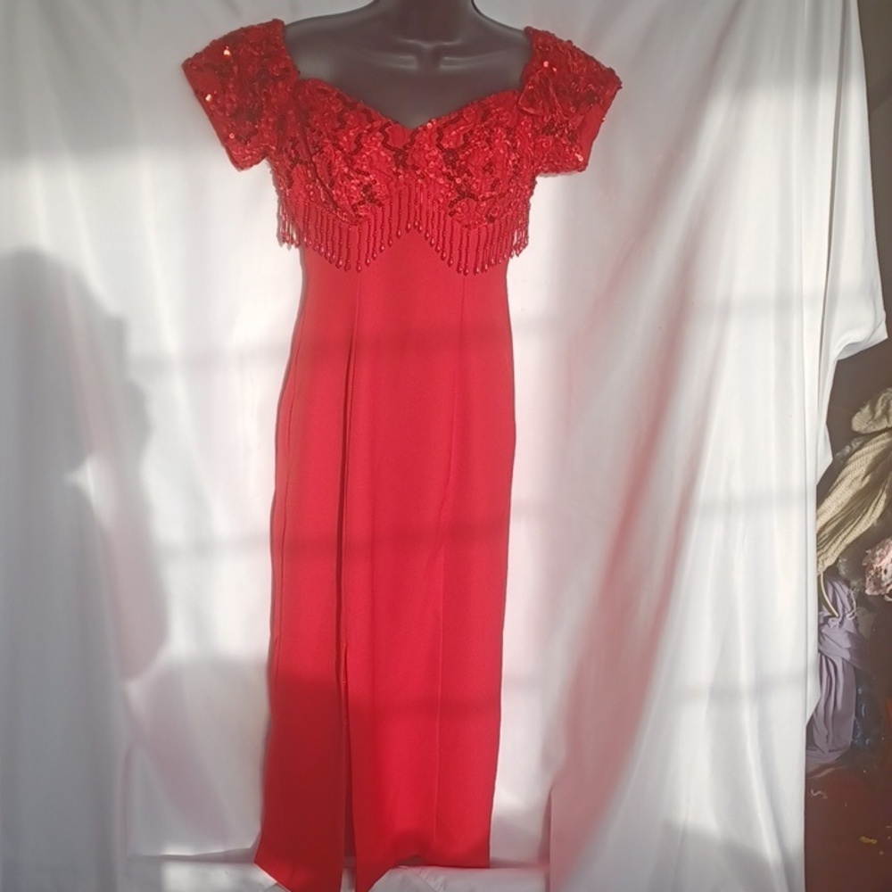Night Moves Vintage red sequin & Beaded gown size 5/6, 16" PTP, 45"L